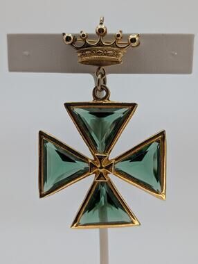 Vintage ACCESSOCRAFT NYC Maltese Cross Emerald Glass Brooch Pendant